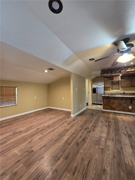 Hearne, TX 77859,301 E Bradford ST