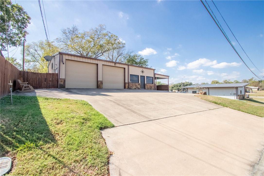 Caldwell, TX 77836,405 N Johnston ST