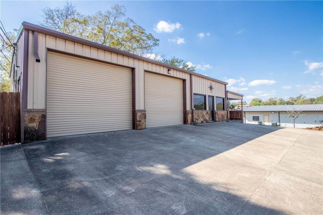 Caldwell, TX 77836,405 N Johnston ST