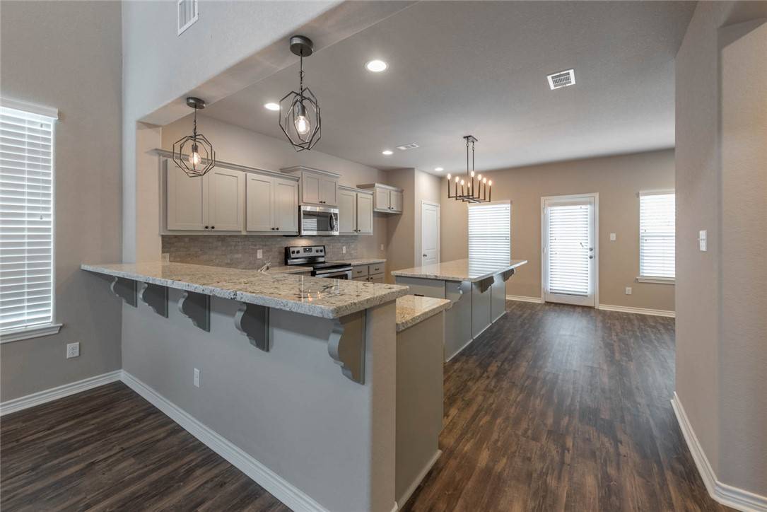 College Station, TX 77845,3428 Papa Bear DR