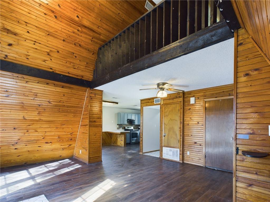 Caldwell, TX 77836,569 N Berry Ridge