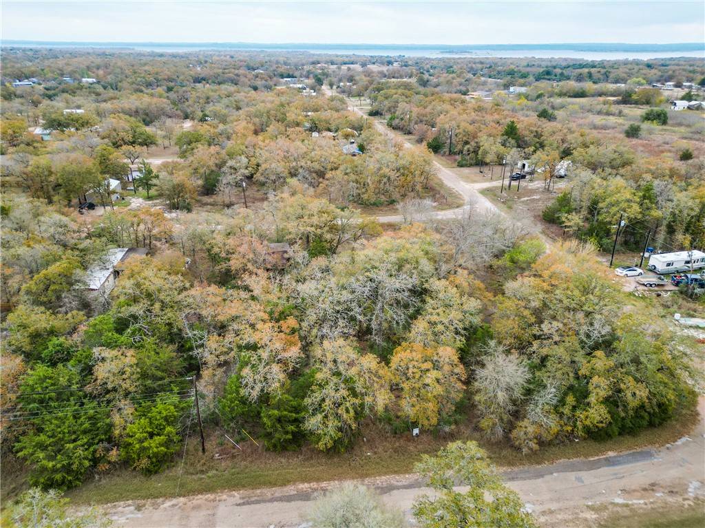 Somerville, TX 77879,319 Shady Oak ST