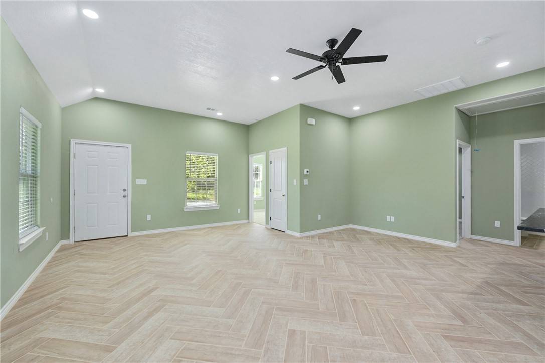 Navasota, TX 77868,401 Lincoln ST