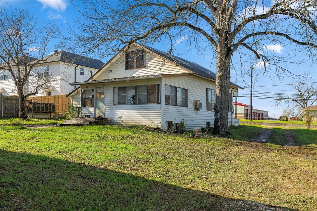 Caldwell, TX 77836,104 Fawn ST