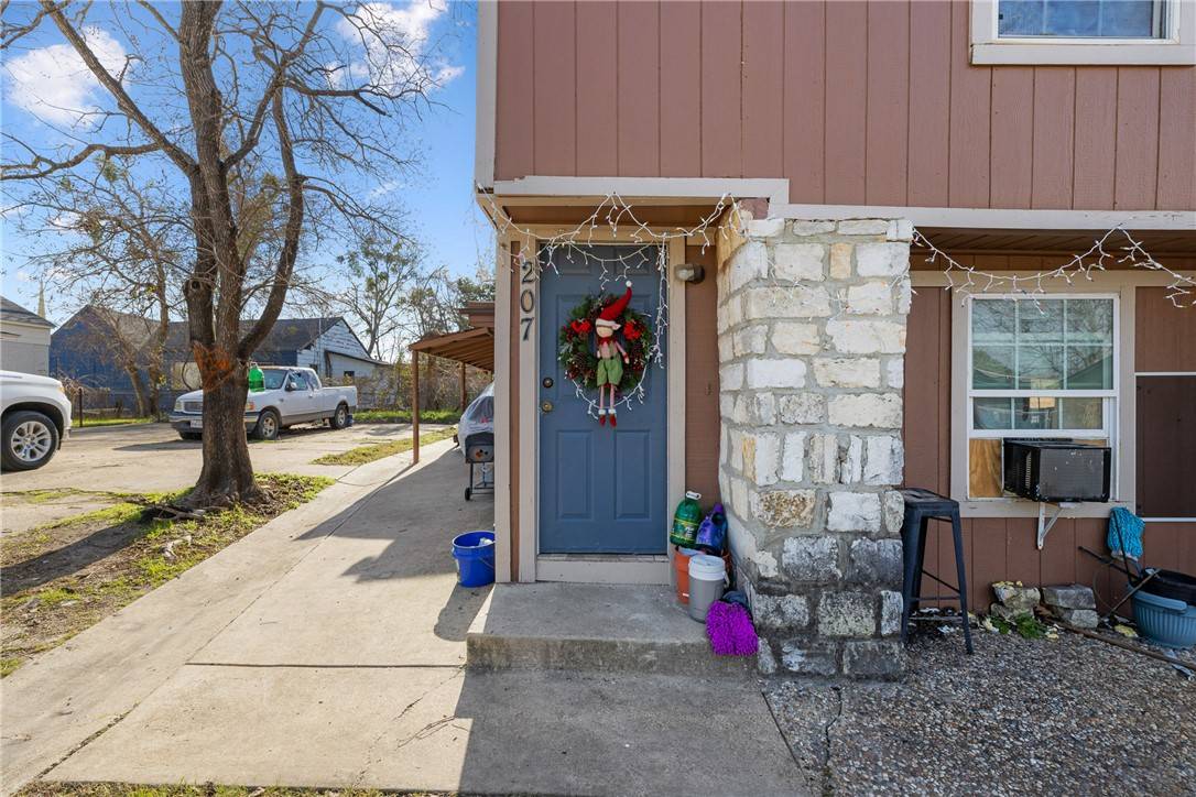 Bryan, TX 77801,207 E Duncan ST