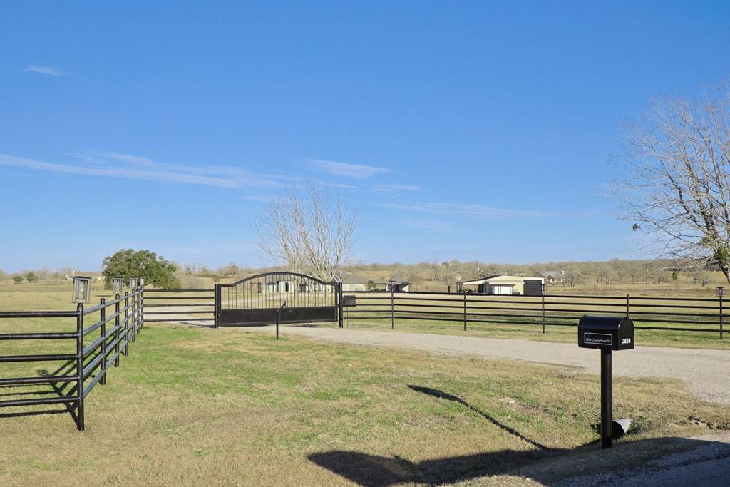 Giddings, TX 78942,2824 County Road 117