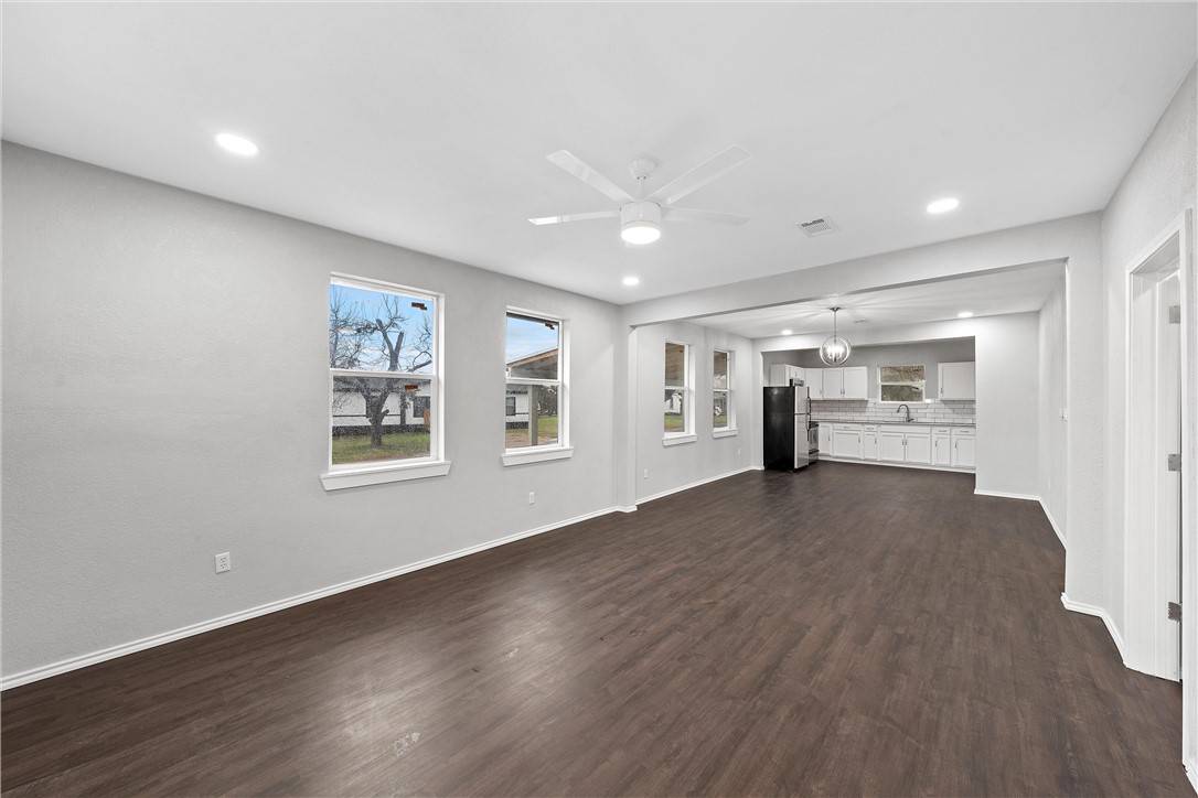 Rosebud, TX 76570,610 N SECOND