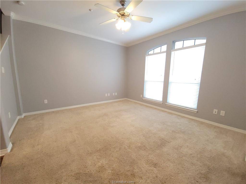 College Station, TX 77840,305 Holleman DR E #802
