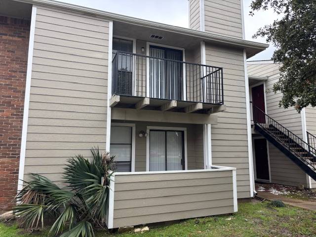 College Station, TX 77840,1901 Holleman DR W #310
