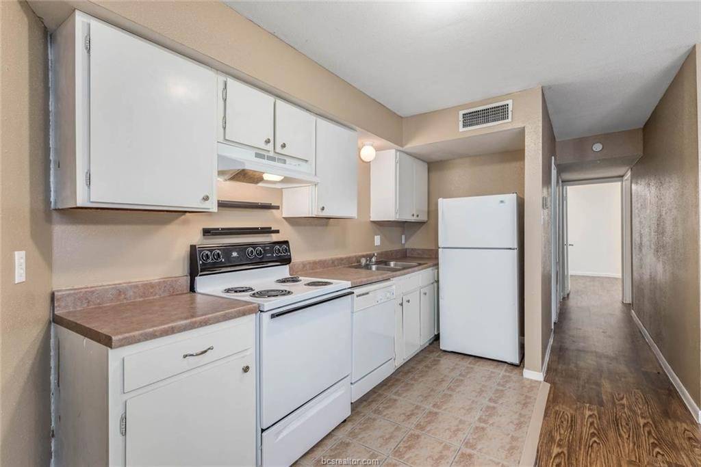 Bryan, TX 77801,3900 Old College RD #25