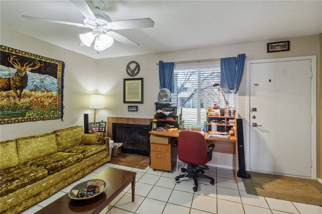 College Station, TX 77840,1900 Dartmouth ST #C2