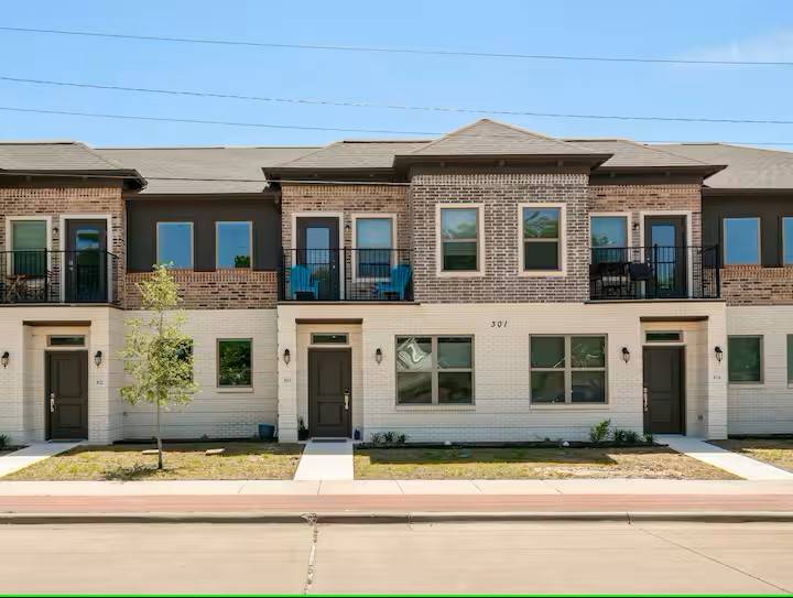 Bryan, TX 77803,301 W 31st ST #103