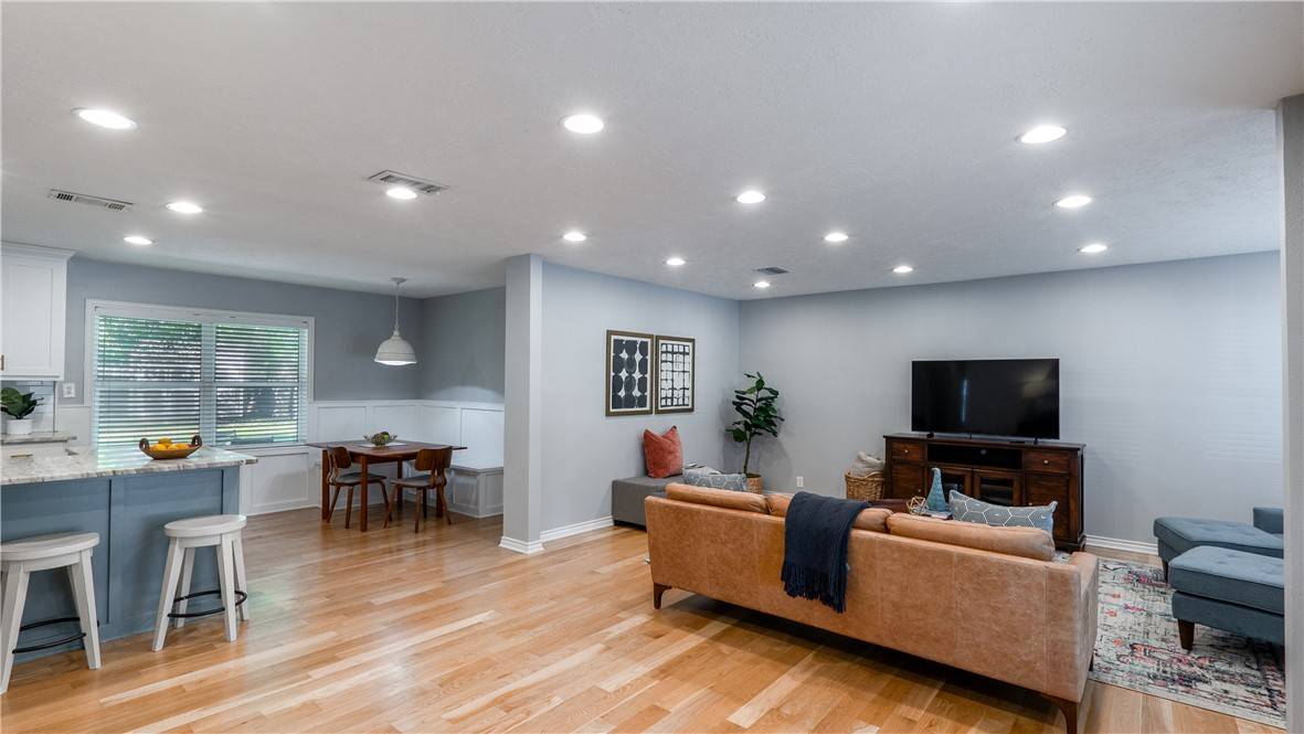 Bryan, TX 77802,4004 Tanglewood DR