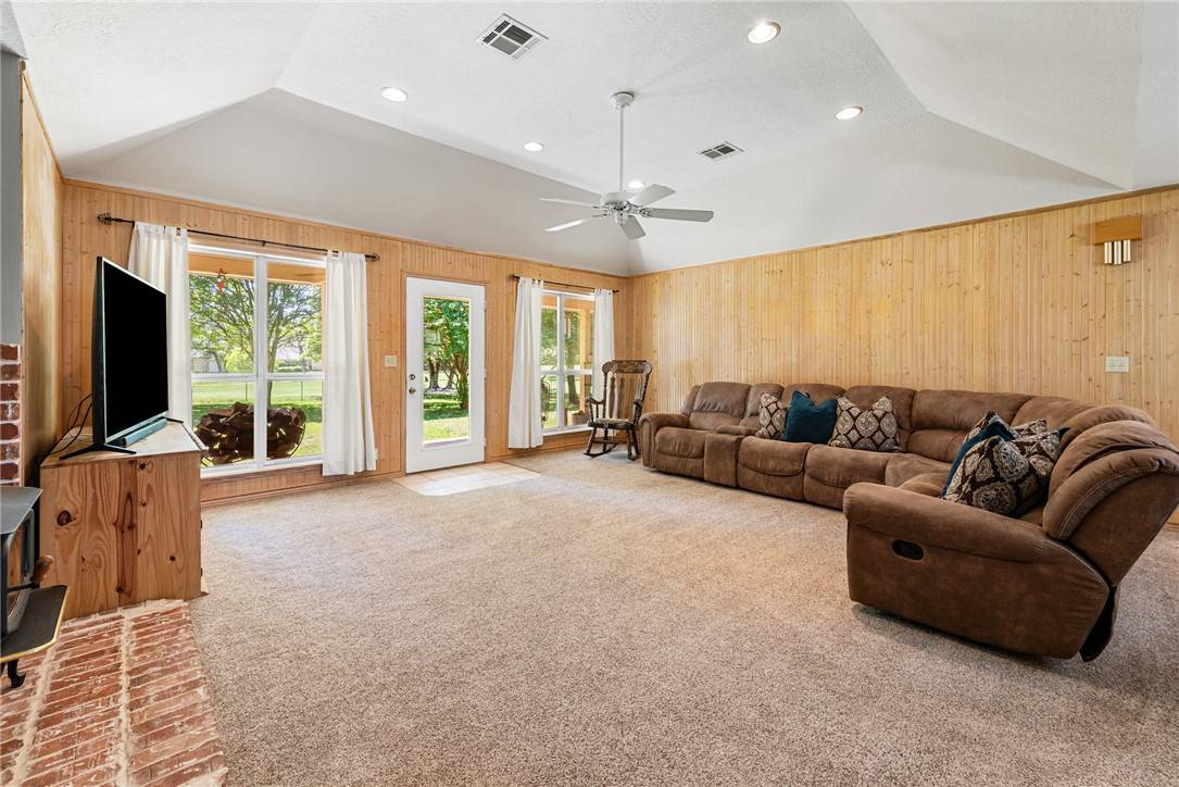 Hilltop Lakes, TX 77871,236 N Golfview DR