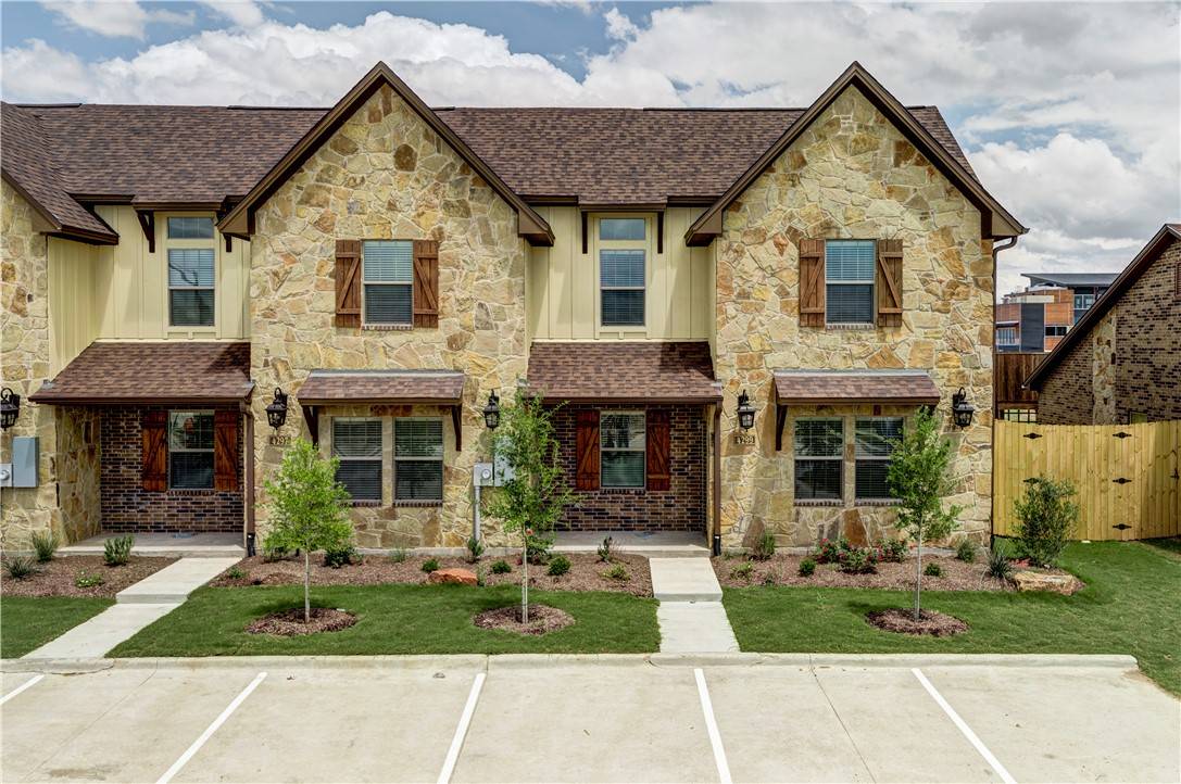 College Station, TX 77845,106 Armored AVE