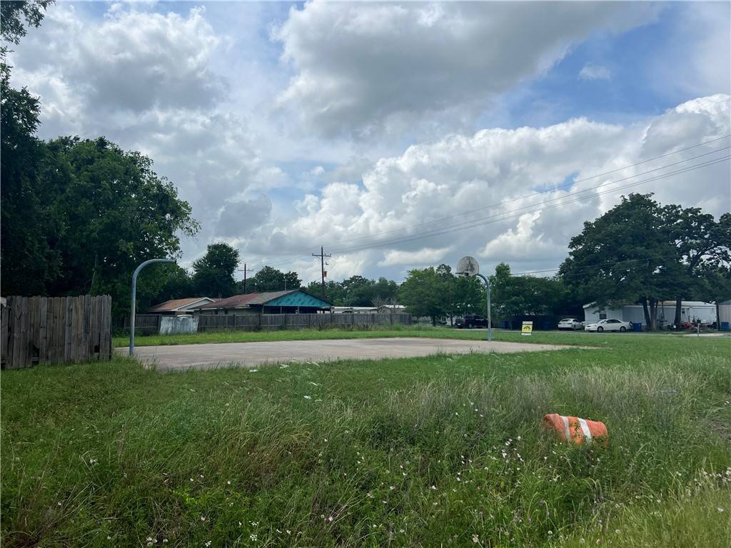 Navasota, TX 77868,701 W Virginia ST