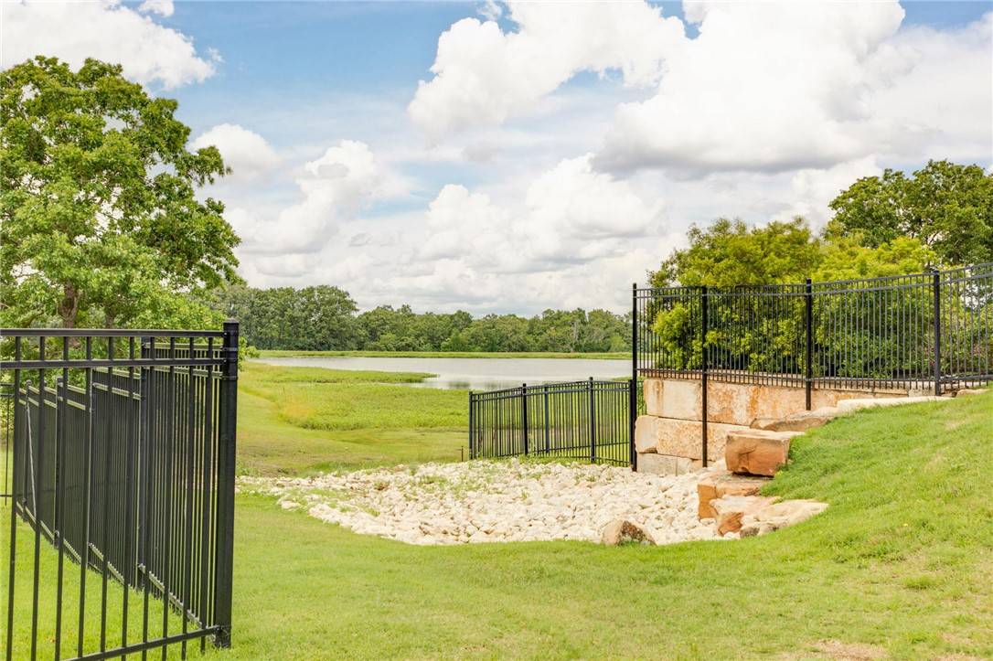 College Station, TX 77845,2102 Robcon WAY