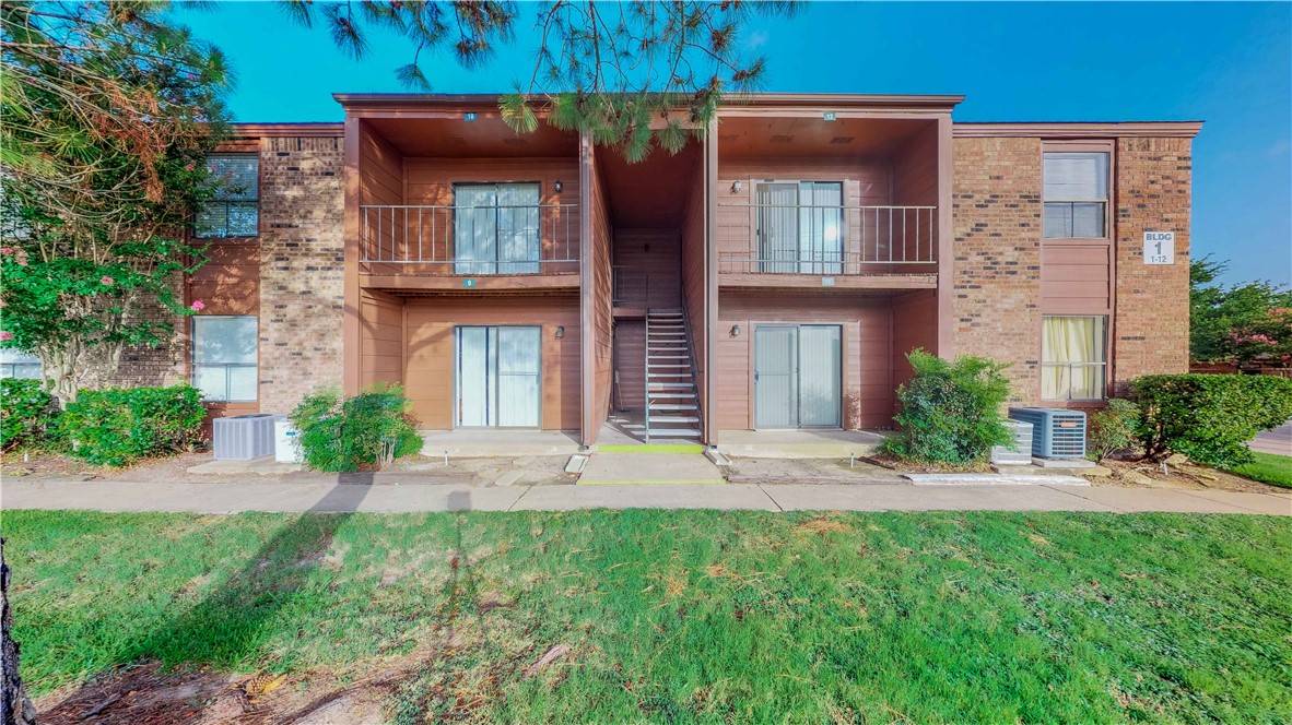 College Station, TX 77840,904 University Oaks BLVD #10