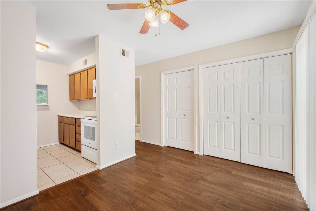 College Station, TX 77840,1902 Dartmouth L-4