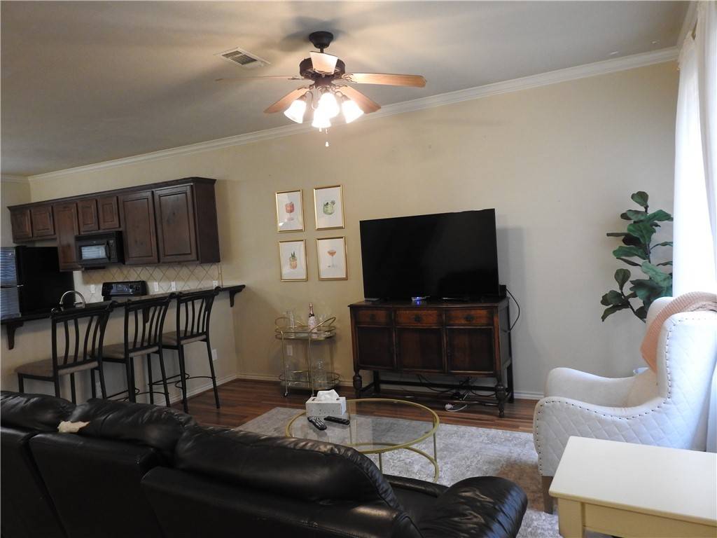 College Station, TX 77840,314 Forest DR