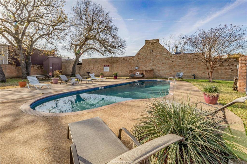 College Station, TX 77840,1536 Wolf RUN