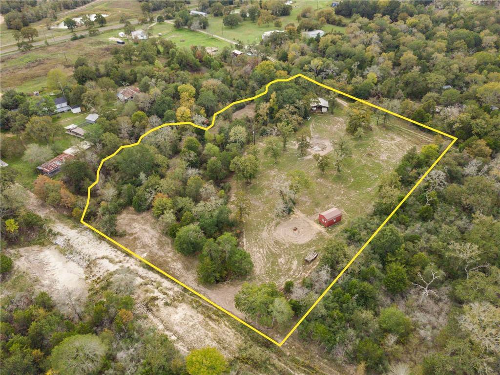 Somerville, TX 77879,272 Pine RD