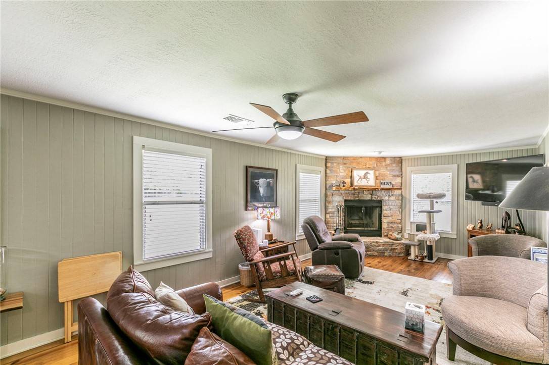 Iola, TX 77861,9344 County Rd 173
