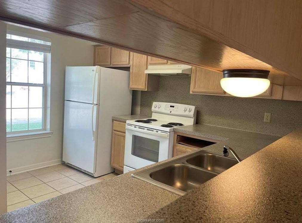 College Station, TX 77845,1405 Summit ST #1