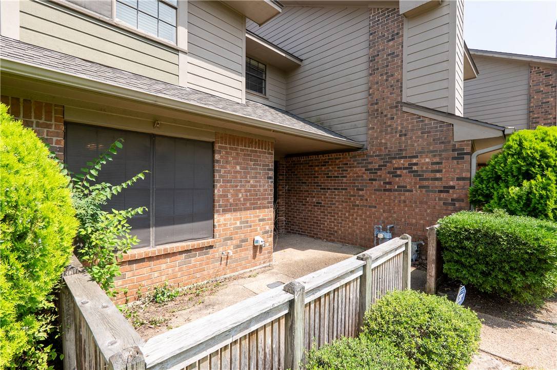 College Station, TX 77845,2400 Longmire DR #204