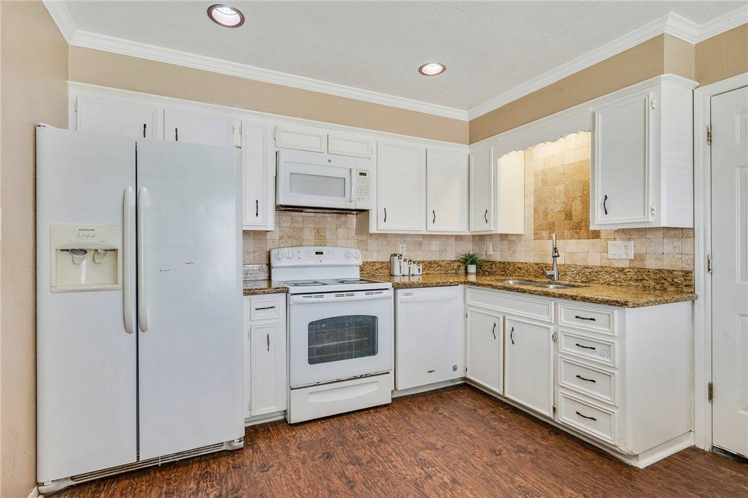 College Station, TX 77845,3108 Bluestem DR