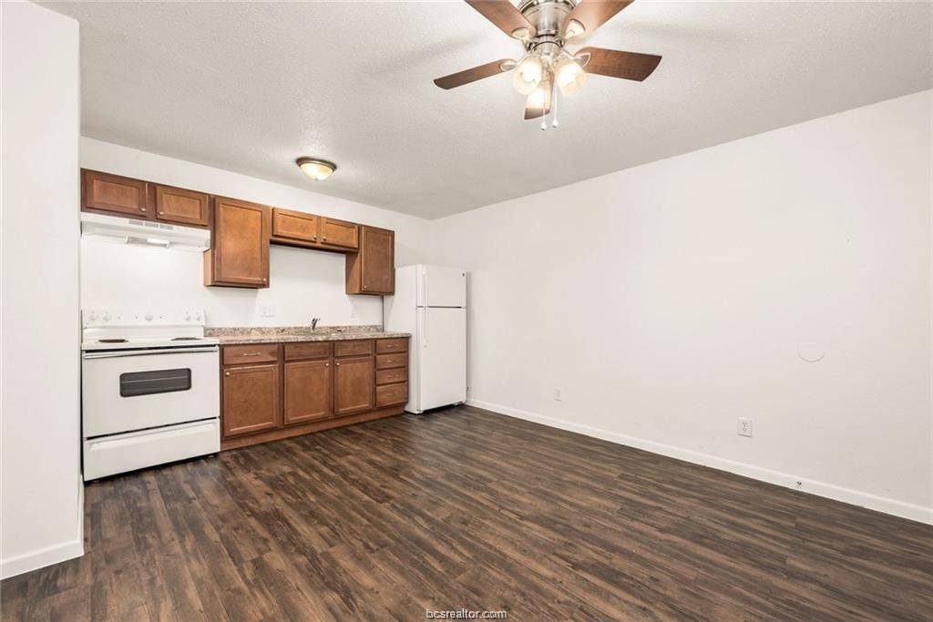 Bryan, TX 77801,4309 College Main ST #5