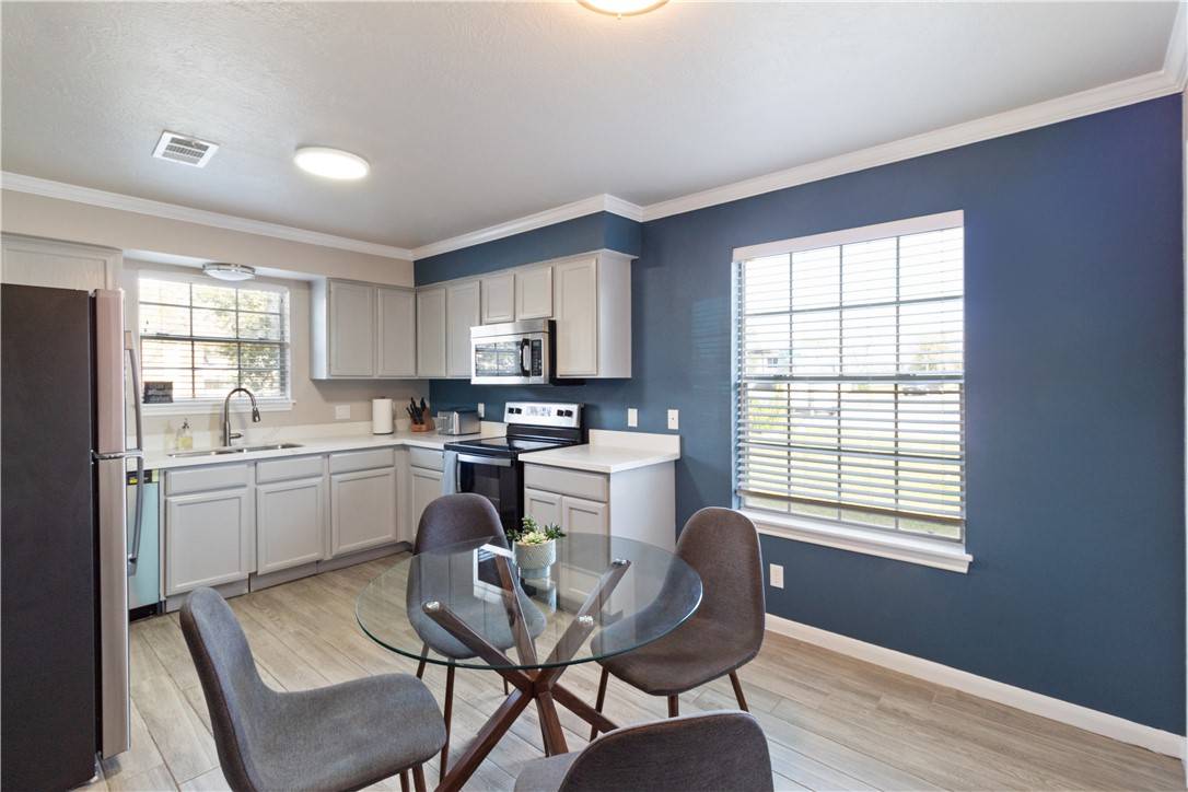 College Station, TX 77845,2100 Southwood DR #13