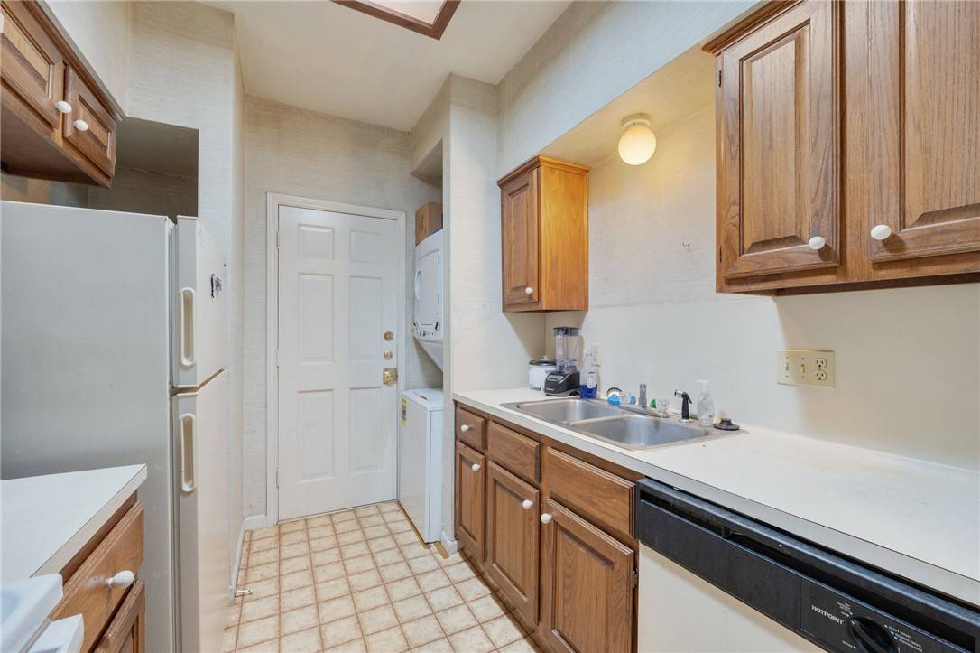 College Station, TX 77840,400 Nagle #102