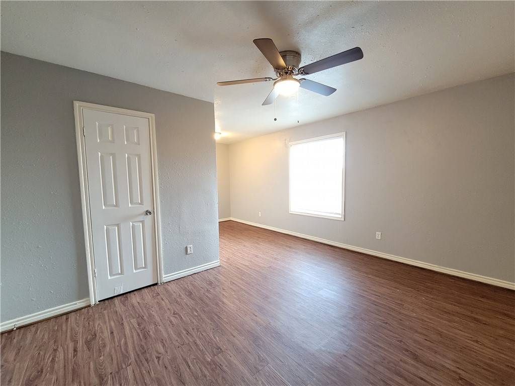 Bryan, TX 77801,2806 Cypress Bend Cir