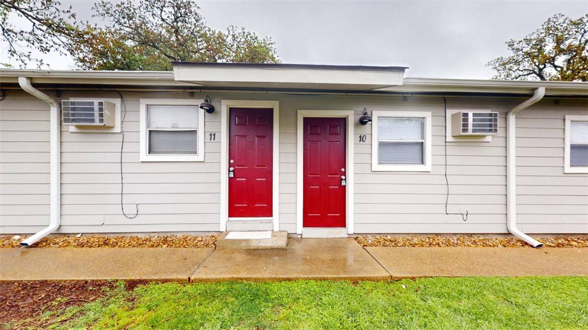 Bryan, TX 77801,500 Foch ST #11