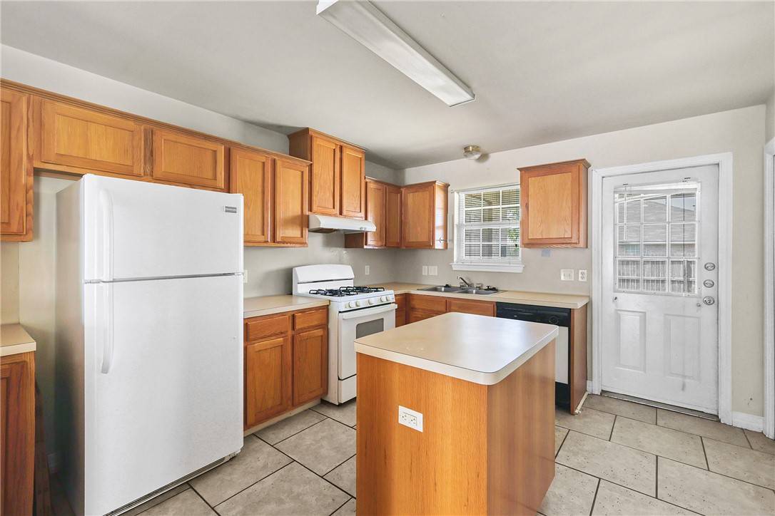 College Station, TX 77845,2325-2327 Axis CT