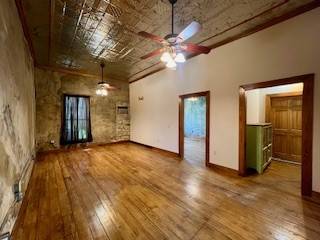 Navasota, TX 77868,211 W Washington AVE #1