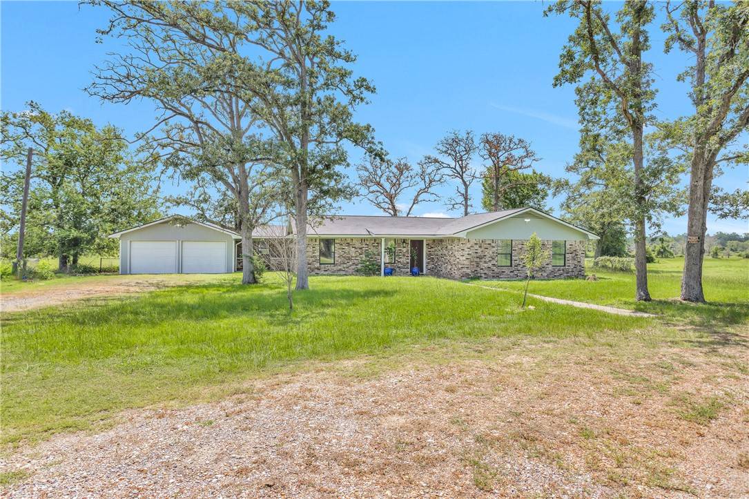 Bedias, TX 77831,21356 N Highway 90 N