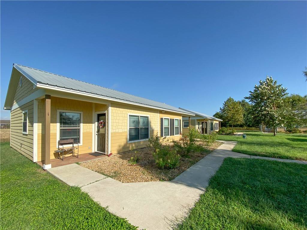 Cameron, TX 76520,1102 1200 W 16th Street