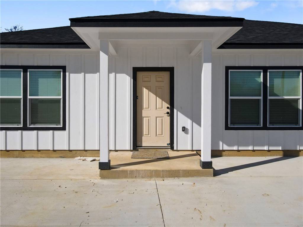Hearne, TX 77859,807 E Brown ST