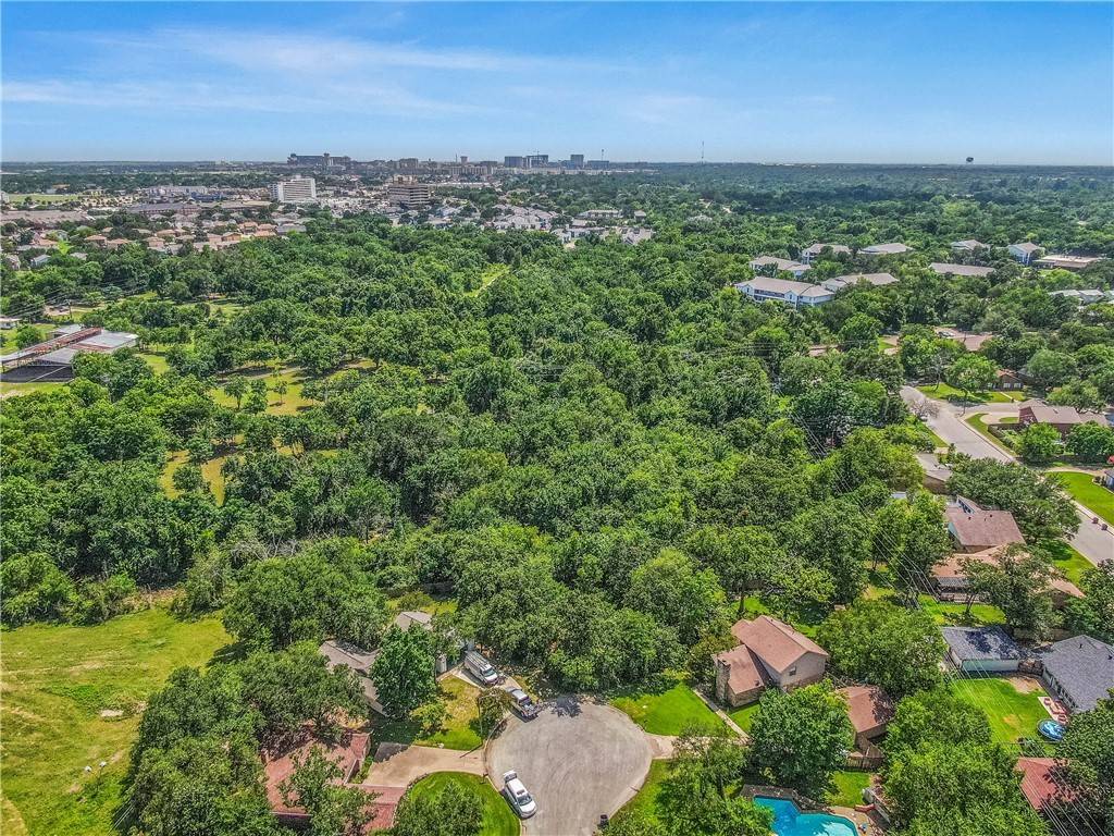 Bryan, TX 77802,3814 Valley Oaks DR