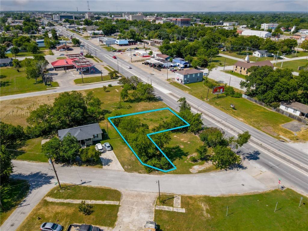 Bryan, TX 77803,905 N Texas AVE