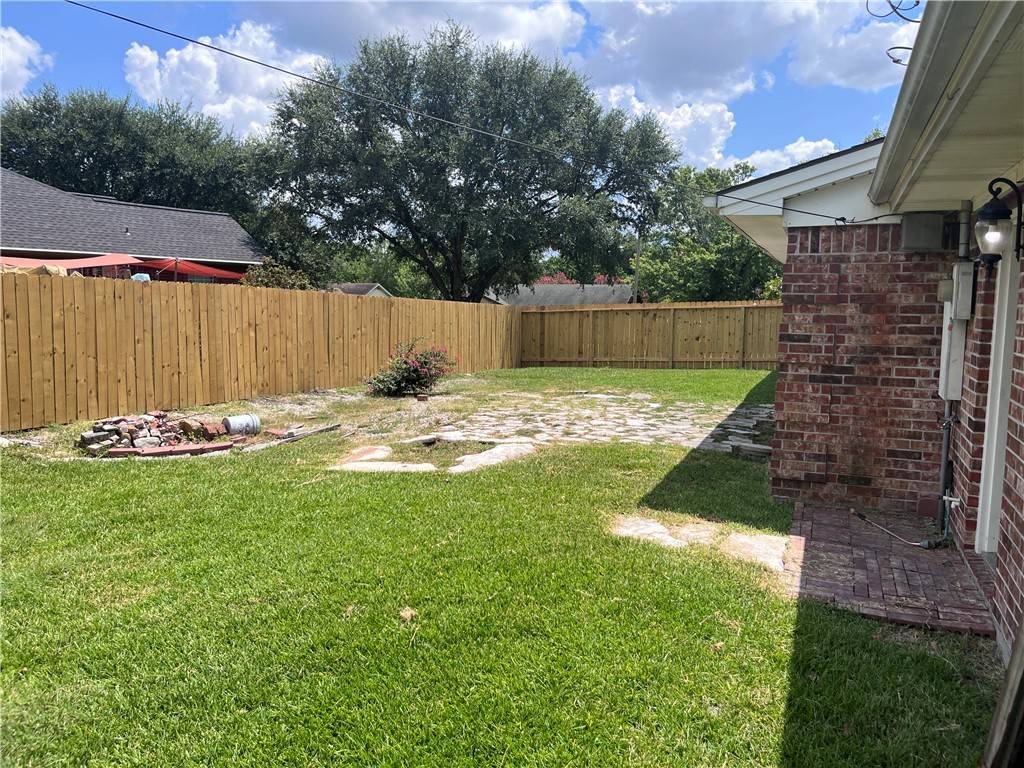 Brenham, TX 77833,600 Robinhood RD