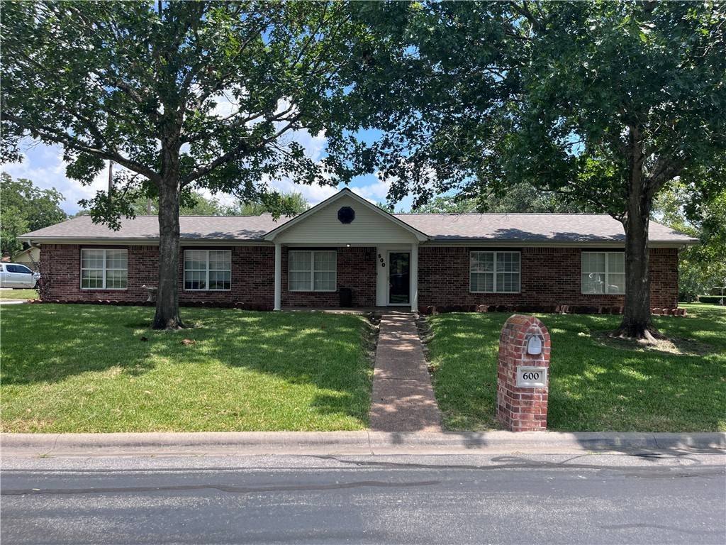 Brenham, TX 77833,600 Robinhood RD