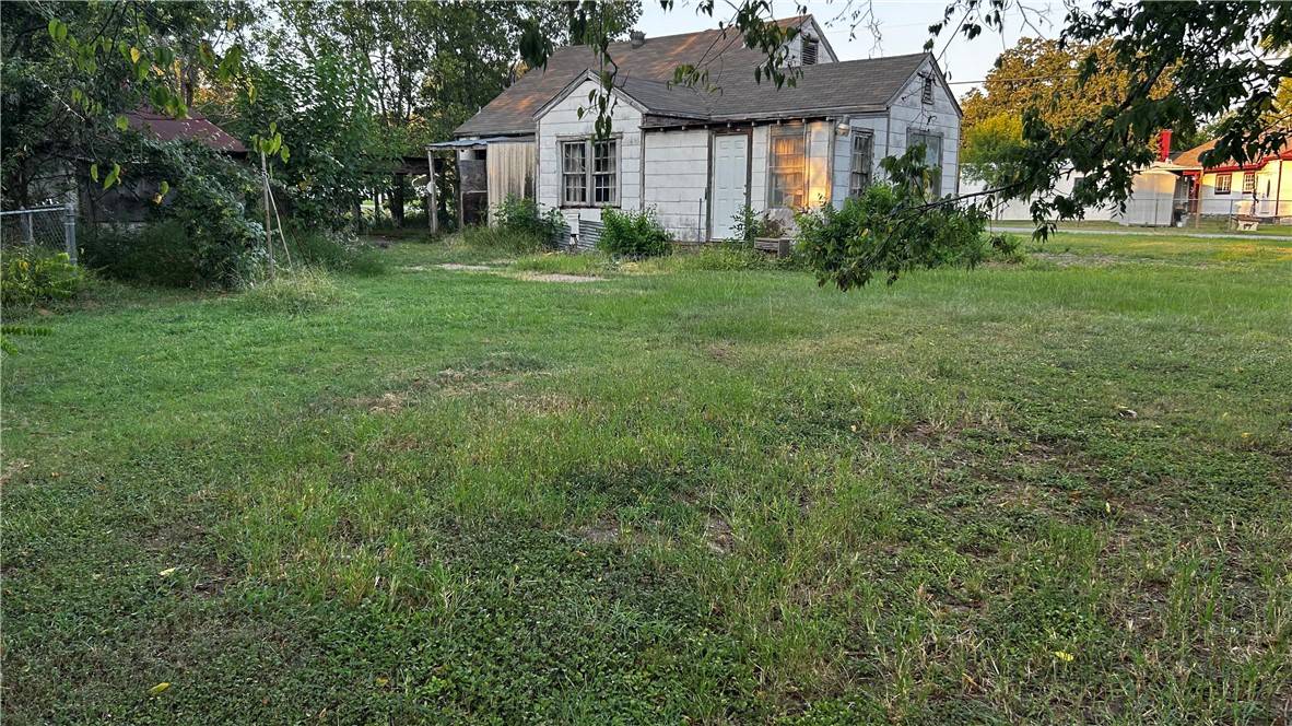Bryan, TX 77803,402 S Brazos AVE