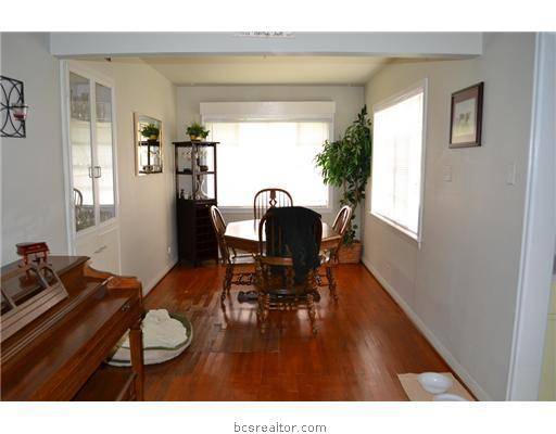 College Station, TX 77840,111 MOSS