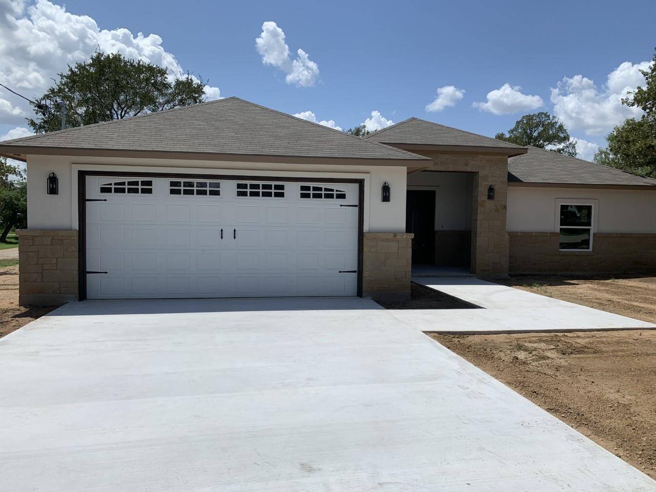 Granite Shoals, TX 78654,338 E Castleberry