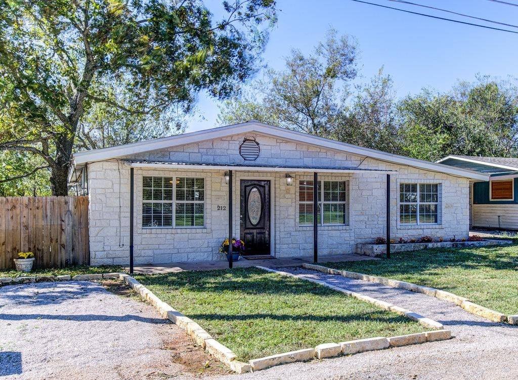 Burnet, TX 78611,212 Shady Oak St