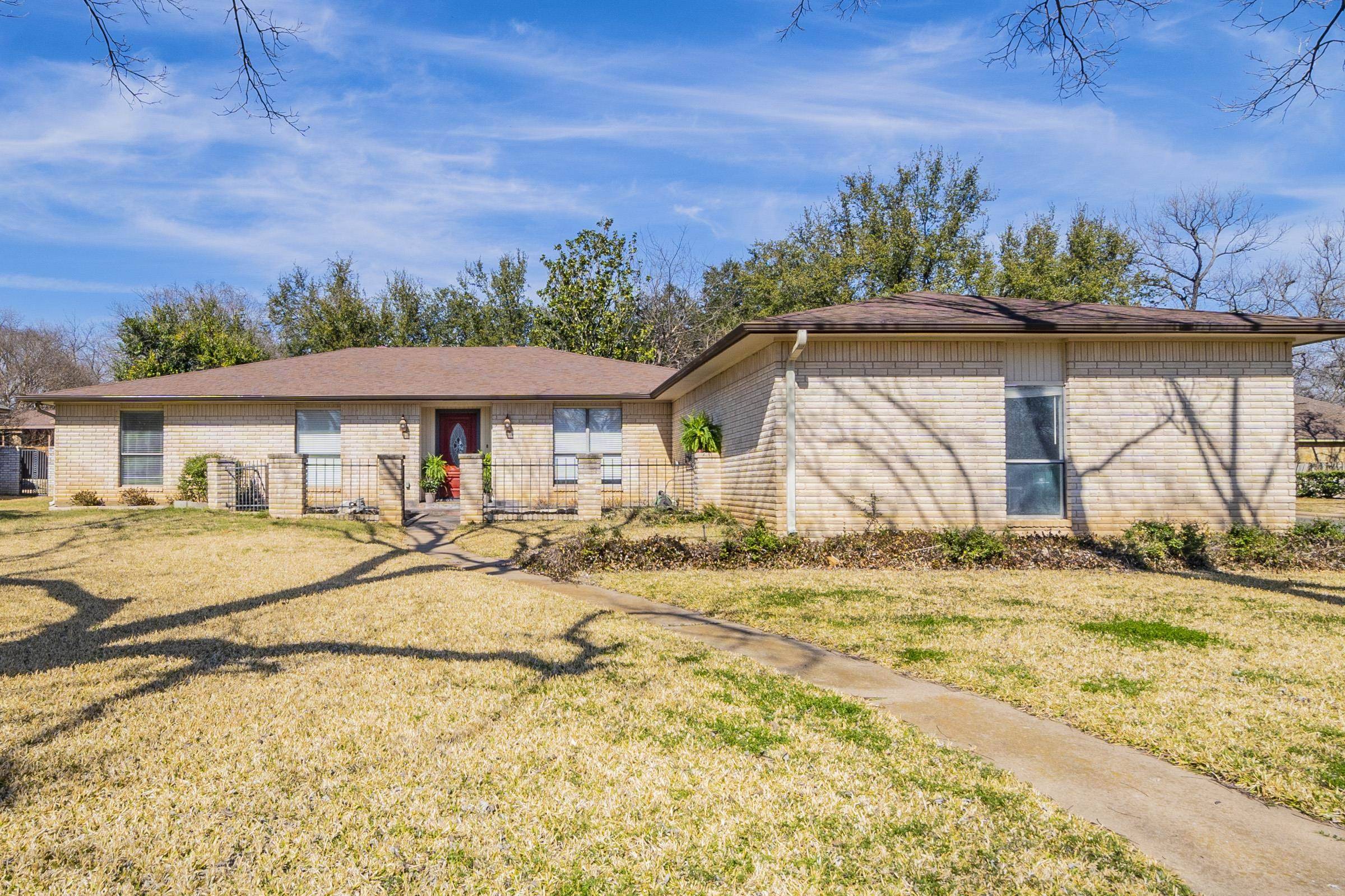 Meadowlakes, TX 78654,314 San Saba