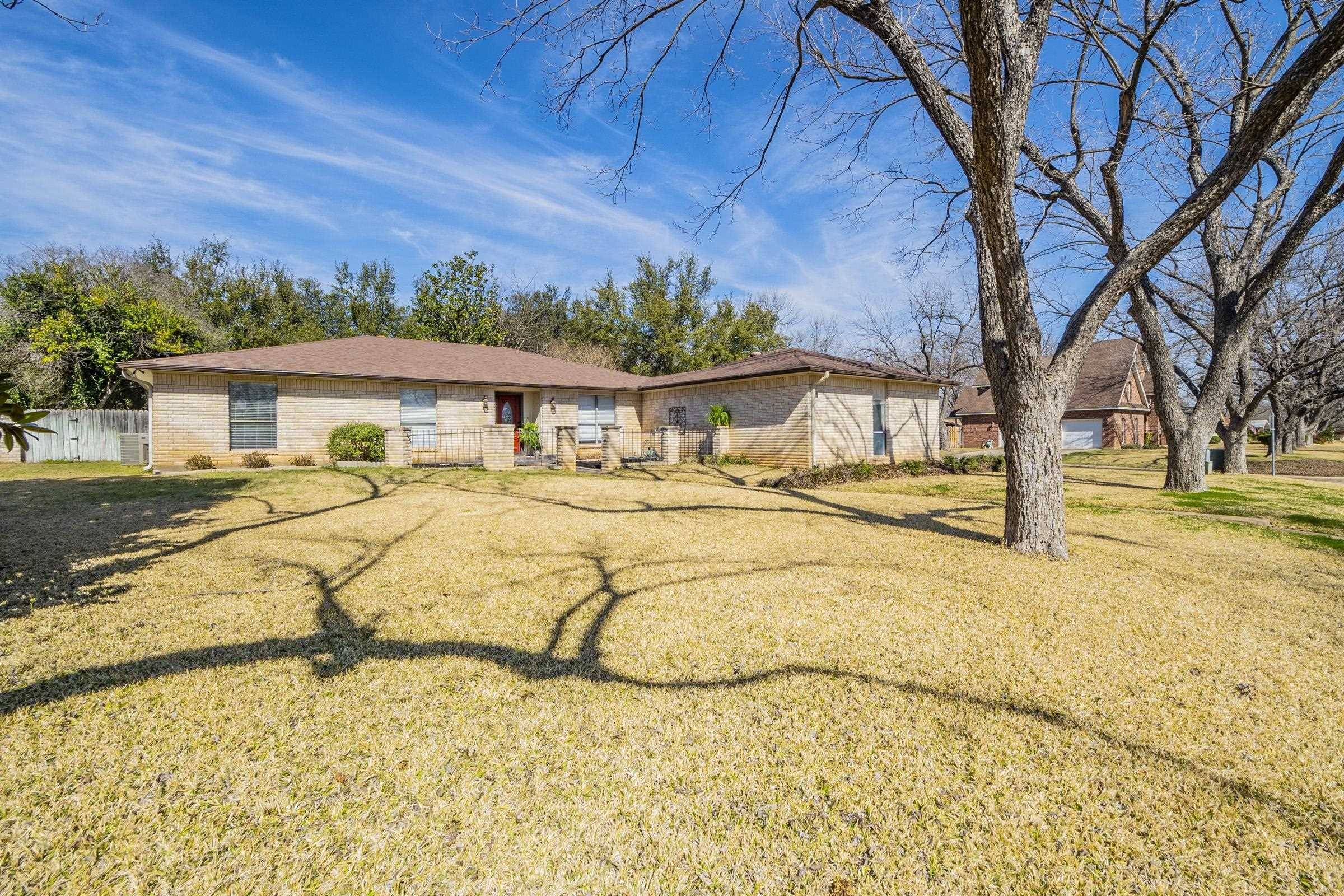 Meadowlakes, TX 78654,314 San Saba